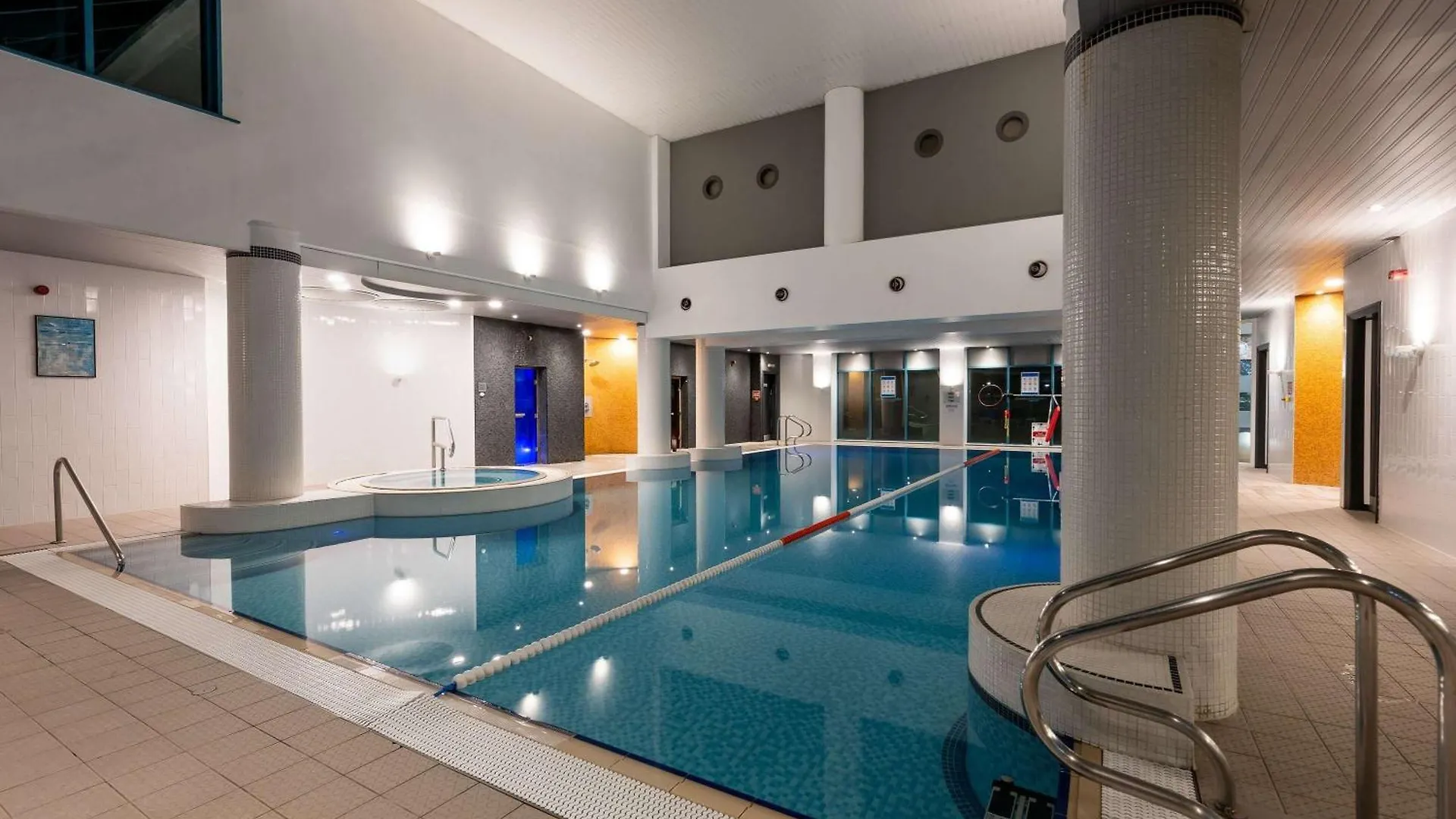 Novotel Cardiff Centre 4*,  Reino Unido